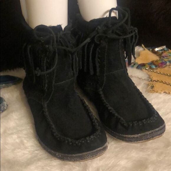 Ugg fringe bootie 2 (2100) - Picture 1 of 7